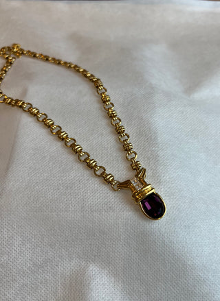 A Pendant Necklace